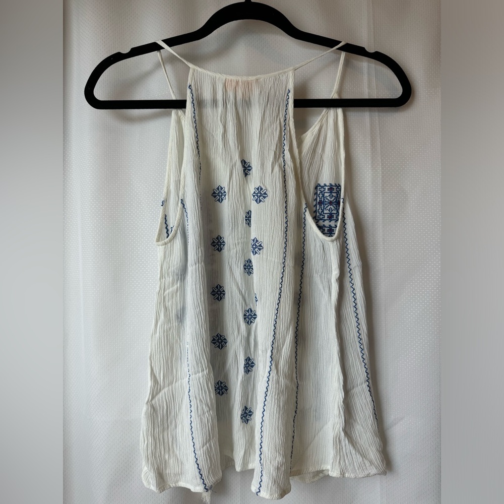 Lucy & Laurel | White & Blue | Boho Chic Tank | Size Small - Picture 3 of 3